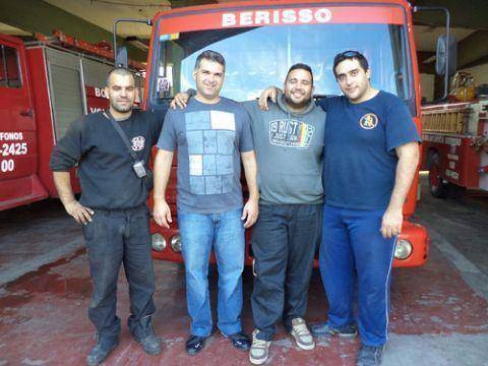 �El d�a de la inundaci�n los bomberos se autoconvocaron�