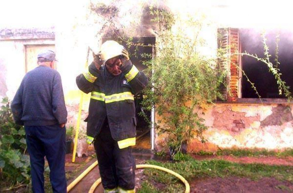 Esta ma�ana se produjo incendio en vivienda de R�mulo Noya