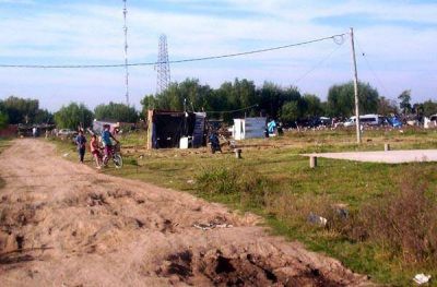 Se suman familias y se mantiene la toma en el Barrio Malvicino