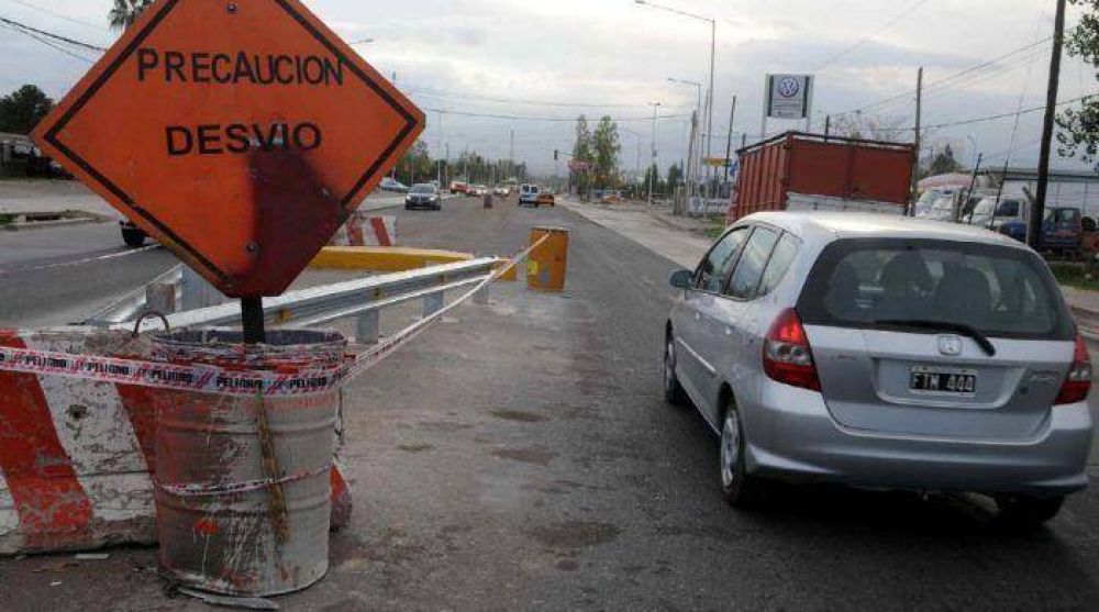 Obras inconclusas generan caos vehicular en carril Rodr�guez Pe�a