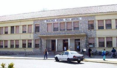 Un auto choc� desde atr�s a un cami�n