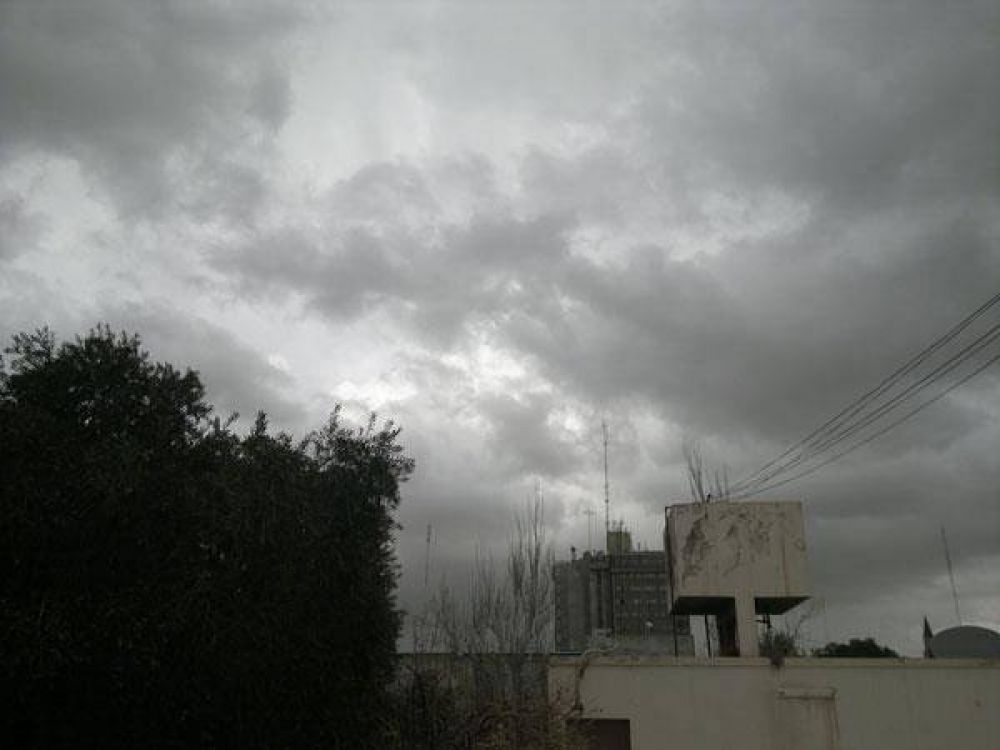 Anuncian lluvias y rige un alerta meteorol�gico para la provincia