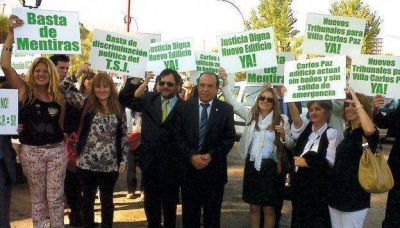 Judiciales volvieron a reclamar un nuevo edificio