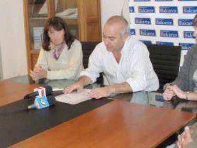 Balcarce: El Municipio don� un terreno a Suteba para la construcci�n de viviendas
