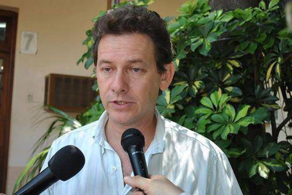 Artaza tendr�a que presentarse por fuera de la UCR como candidato a Gobernador