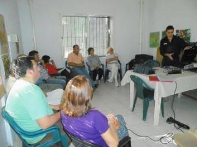 Charla policial y del Foro en la Junta Vecinal del Barrio Obrero