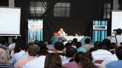 Trabajadores y especialistas debaten sobre seguridad laboral  