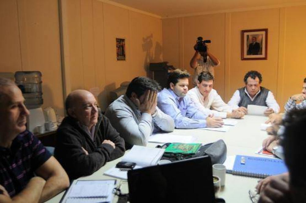 Estatales rechazaron la propuesta del Ejecutivo y ratifican el 50%