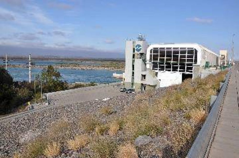 Derraman aceite al r�o durante prueba de seguridad