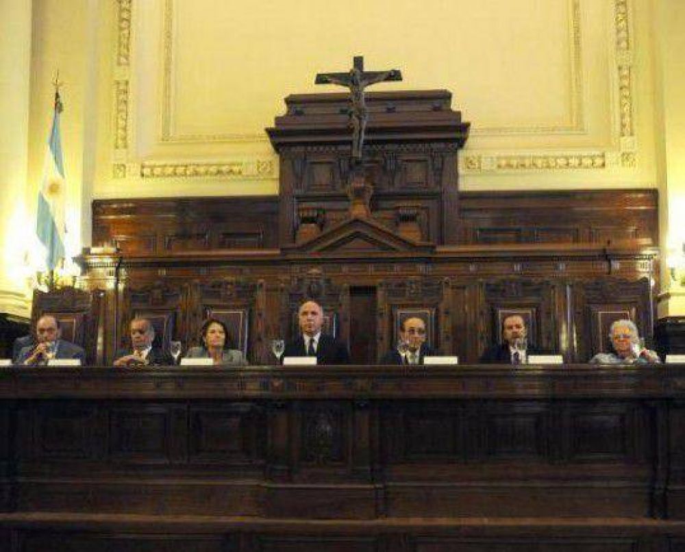 Zaffaroni propuso aumentar a 19 los miembros de la Corte Suprema