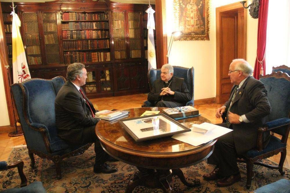 El Intendente de San Miguel, Joaqu�n De la Torre, se reuni� con el Nuncio Apost�lico, representante de la Santa Sede en Argentina