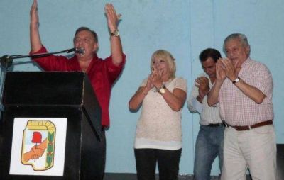 Z�ccaro reuni� a militantes y volvi� a mostrar su malestar con el gobierno nacional
