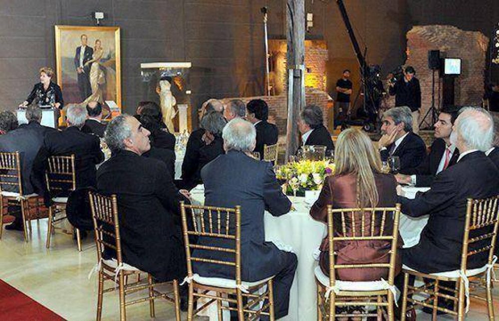 Urtubey asisti� a la cena de honor ofrecida a la presidenta de Brasil