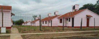 El Gobierno entregar� viviendas y escrituras a familias de Aguaray