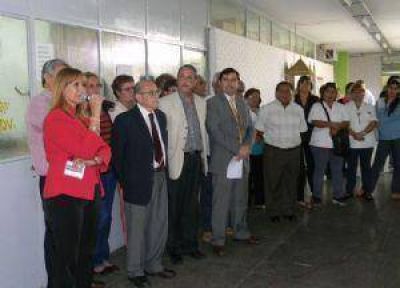 Anuncios de mejoras salariales y de equipamiento para Salud