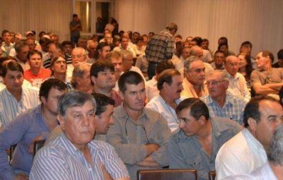 Productores y el Gobierno acordar�an la asistencia para atenuar la crisis por la sequ�a