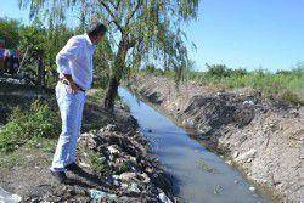Corregido constat� mejoras en el escurrimiento del canal Quijano