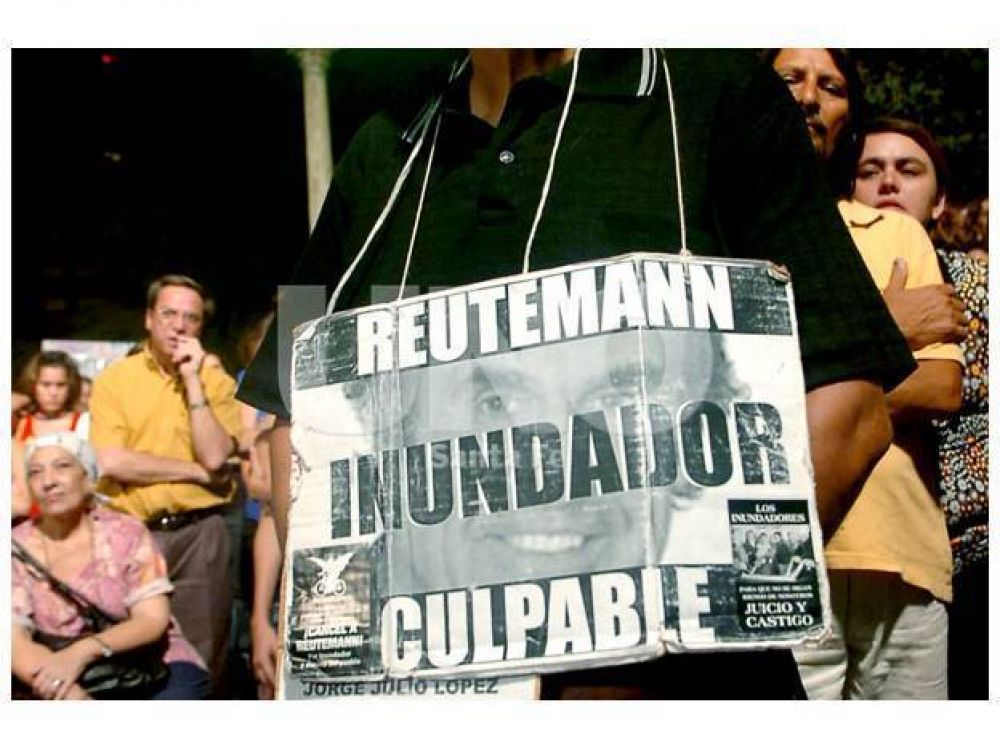 Carlos Reutemann declarar en la causa Inundacin 2003