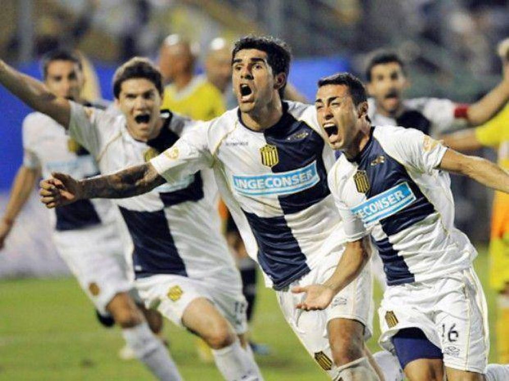 Ganando de guapo de local, Rosario Central tambi�n se va a primera divisi�n en Crucero