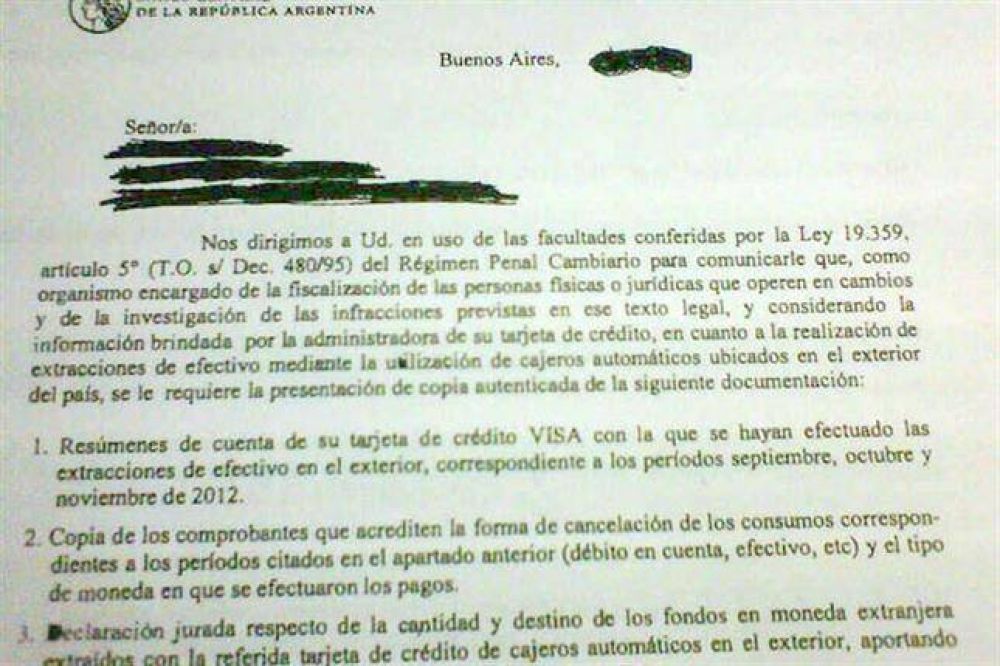 El BCRA intima a los que sacan d�lares con tarjeta y pide a los bancos limitar las extracciones