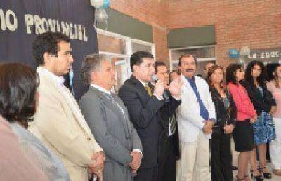 El Gobierno inaugur� edificio escolar del barrio Los Obreros