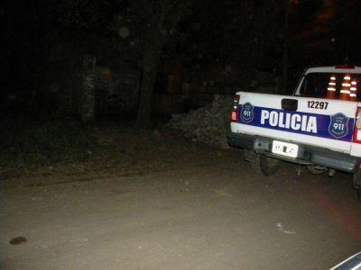 Allanan una vivienda y detienen a un joven por robo