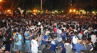 Los hinchas de Talleres coparon la Plaza San Mart�n