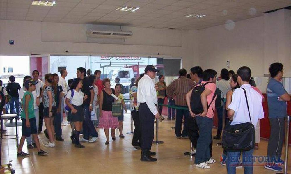 Por el boleto estudiantil gratuito ya se llega a emitir unas mil tarjetas por d�a