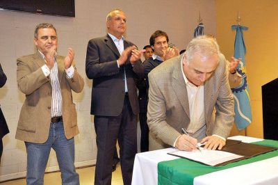 Buzzi critic� a la �justicia que funciona en horario de oficina, distante� de la gente