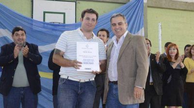 El ministro Touri�an dijo que �la provincia no corre riesgo alguno�