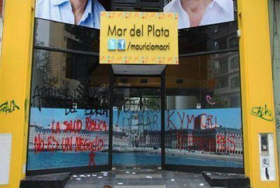 Pintadas en el local del PRO Mar del Plata