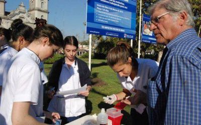 M�s de 350 personas se controlaron la glucemia e hipertensi�n