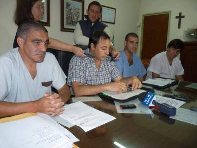 Los 12 enfermeros egresados ingresaran a planta permanente en el Hospital