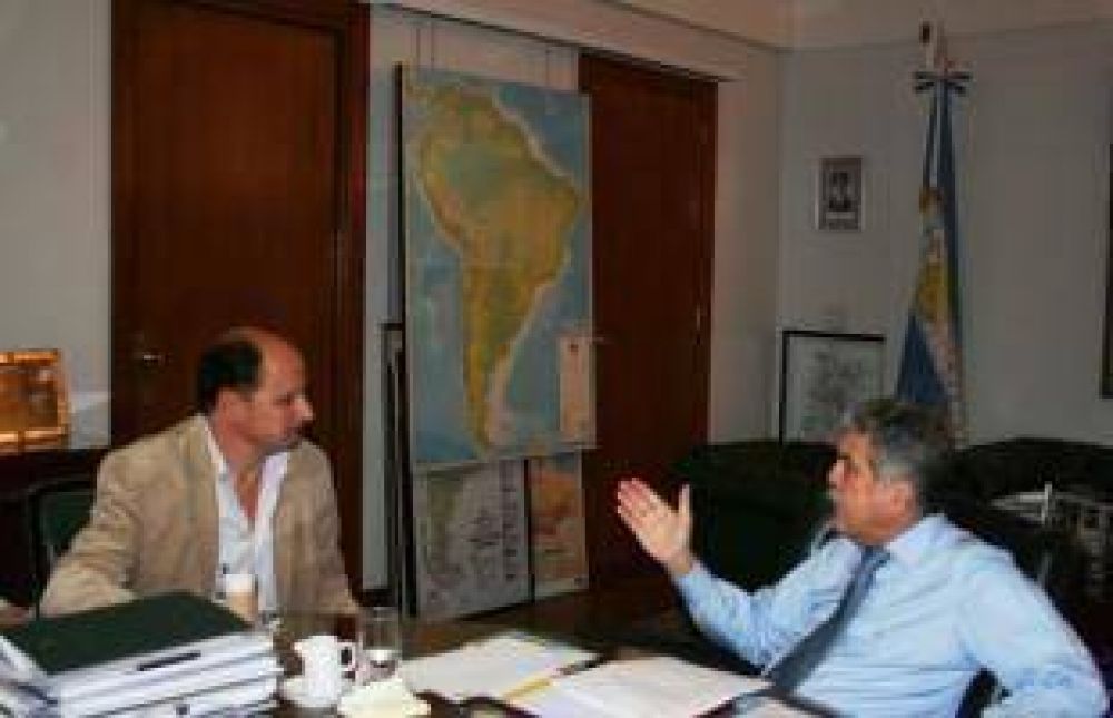 Guacone fue convocado a Casa de Gobierno para la adjudicaci�n de proyectos