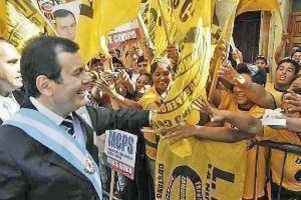 La militancia le puso color a la ceremonia