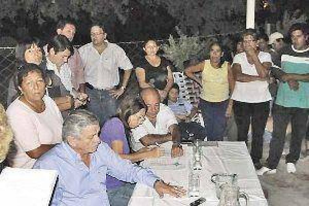 El intendente Infante se reuni� ayer con vecinos del barrio Industria