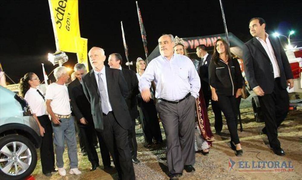 Los candidatos tambi�n fueron de pesca
