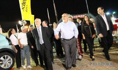Los candidatos tambi�n fueron de pesca