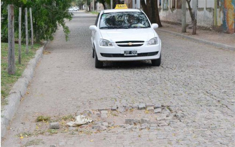 Cambiar�n los adoquines de la tradicional �Calle Angosta�