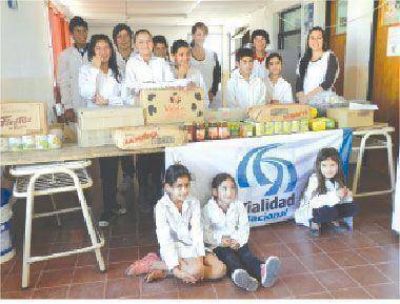 Vialidad entreg� alimentos en dos escuelas rurales