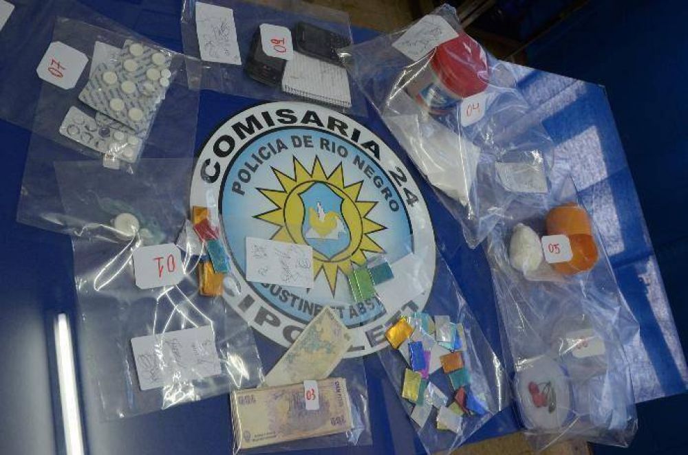 Hallan coca�na, dinero y municiones en Cipolletti