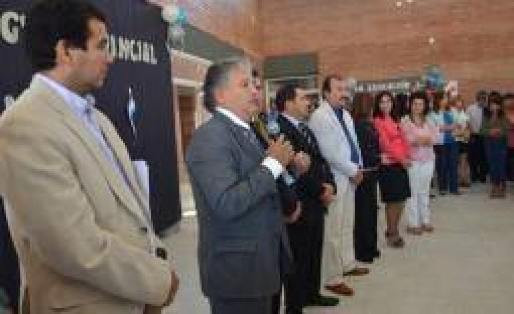 Naci�n financiar� la construcci�n de 10 nuevas escuelas