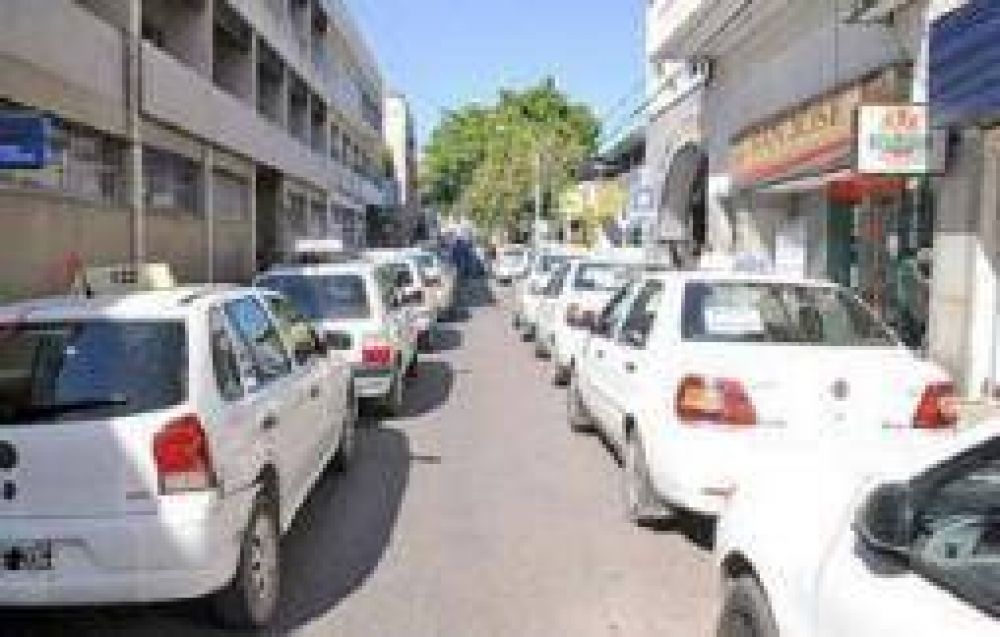 Los taxistan decidieron ir a la justicia por las �licencias truchas�