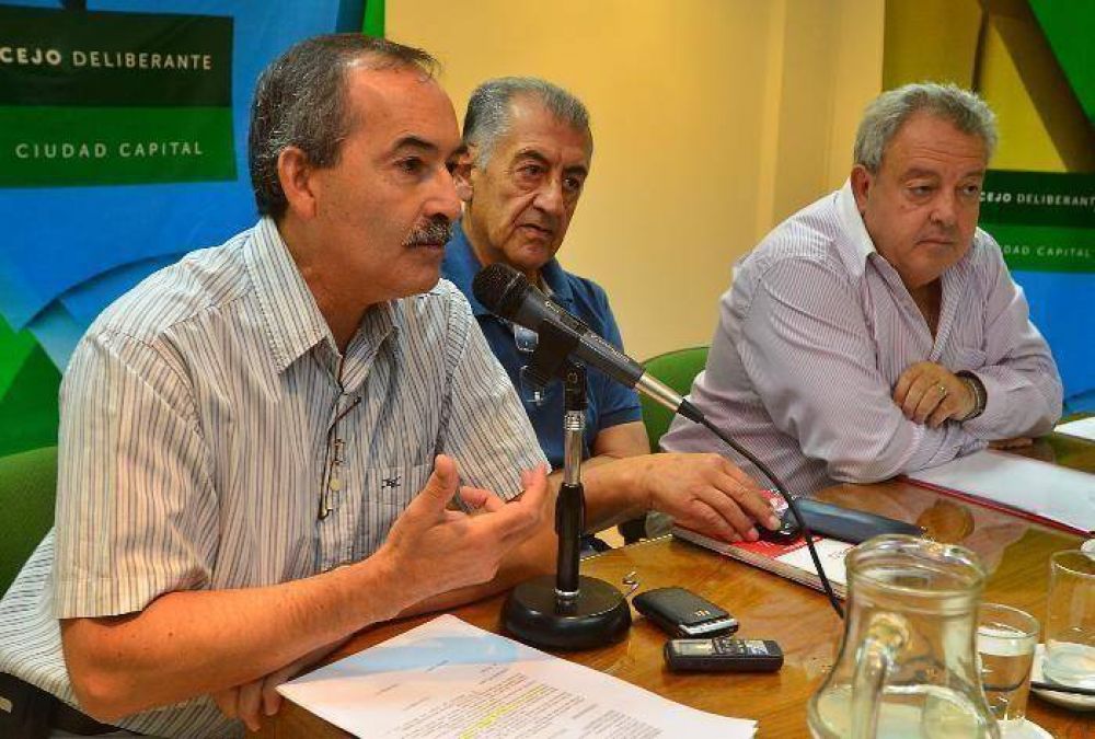Acusan a Quiroga de no querer tratar el presupuesto