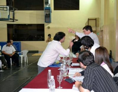 �No nos permitieron debatir ni expresarnos�