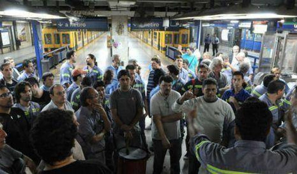 Analizan un paro de subtes en rechazo a la represi�n en el Borda