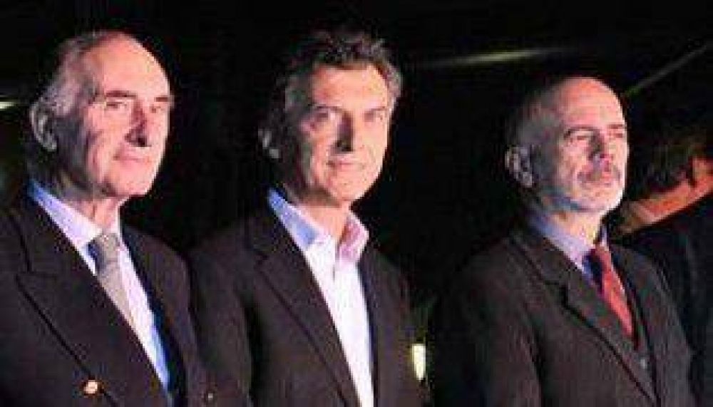 Macri y ex jefes de gobierno, juntos en la Legislatura