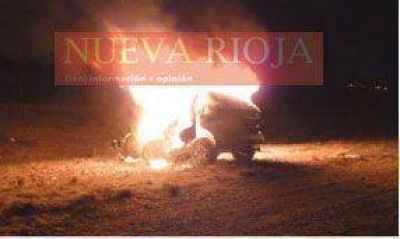 Dos personas murieron tras chocar de frente un auto y una camioneta