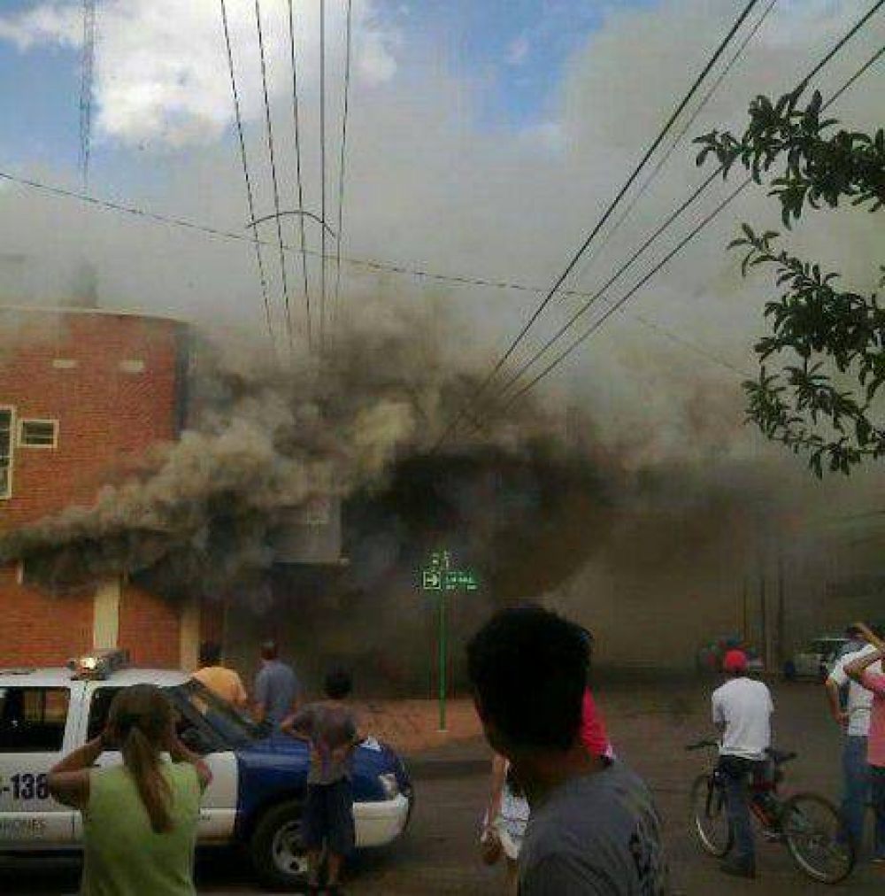 Se incendi� totalmente conocido local bailable de Posadas