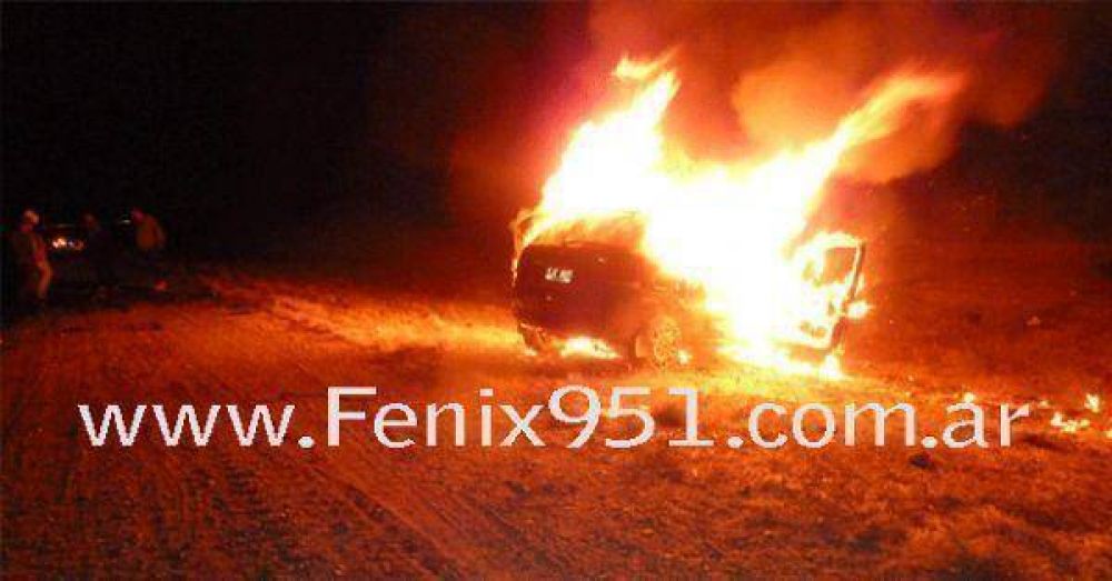 Choque frontal en Ruta 40: Remisero y pasajera mueren tras explotar el veh�culo